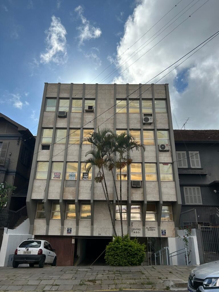Revitalização da fachada do Condomínimo Albert Sabin, localizada na Rua Cel. Bordini, em Porto Alegre.
